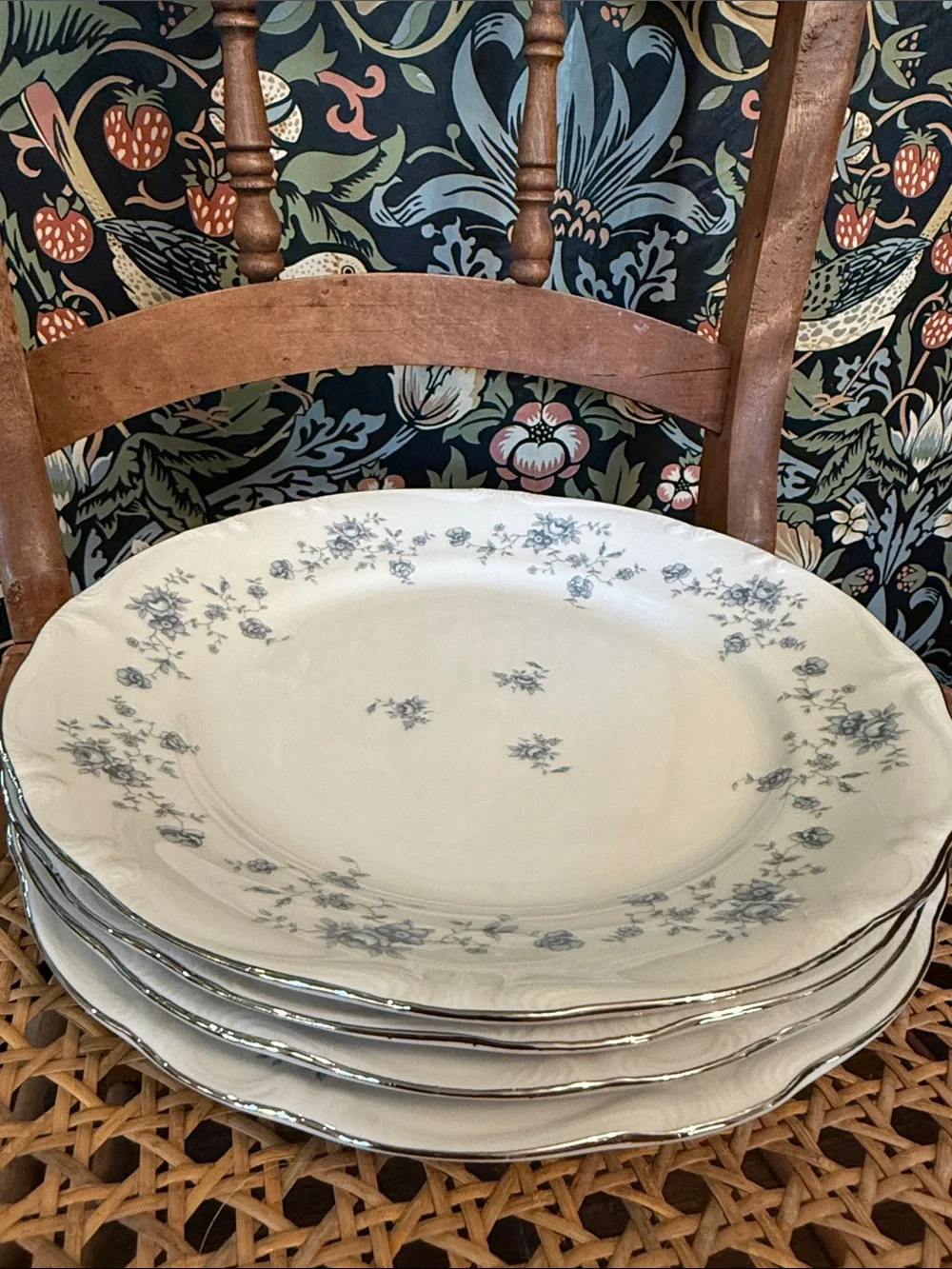 Set of4 Vintage Blue Garland Platinum Trim 10 inch Dinner Plates Johann Haviland